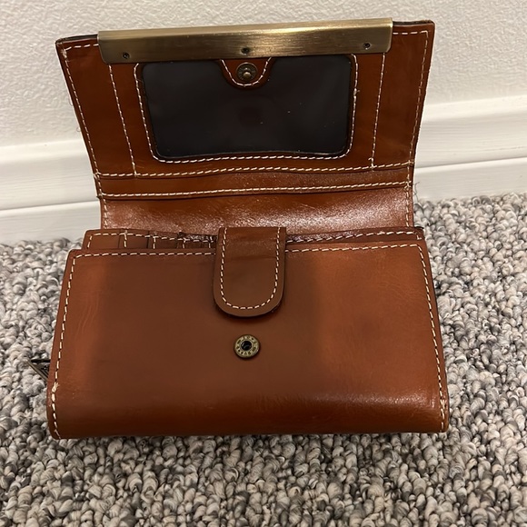 Patricia Nash Leather Trifold Wallet - Picture 2 of 6